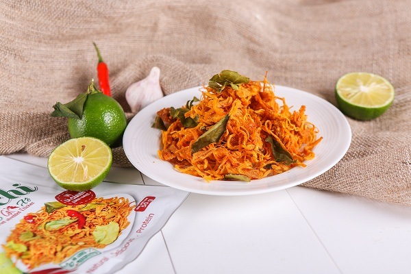 Cách làm khô gà xé cay tại nhà thơm ngon, không cần lò nướng