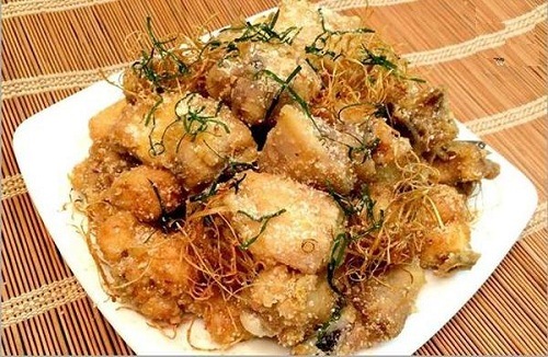 Cách làm gà rang muối thơm ngon trong một nốt nhạc