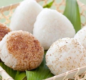 Những đồ ăn tiện lợi nên mang theo khi đi du xuân đầu năm